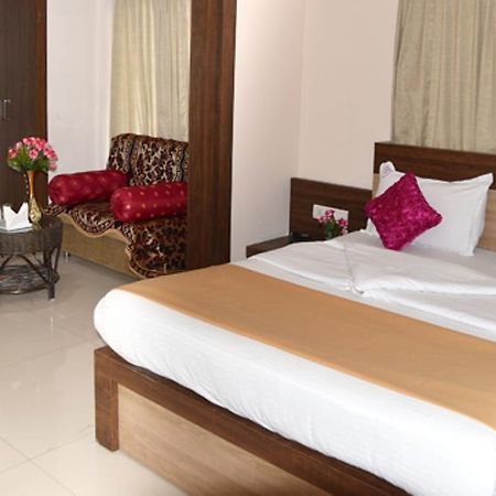 העיר בנגלור Hotel New Bell Inn מראה חיצוני תמונה