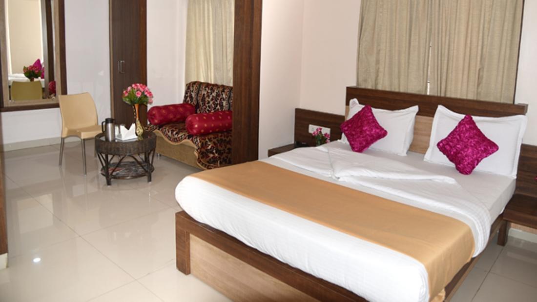 העיר בנגלור Hotel New Bell Inn מראה חיצוני תמונה